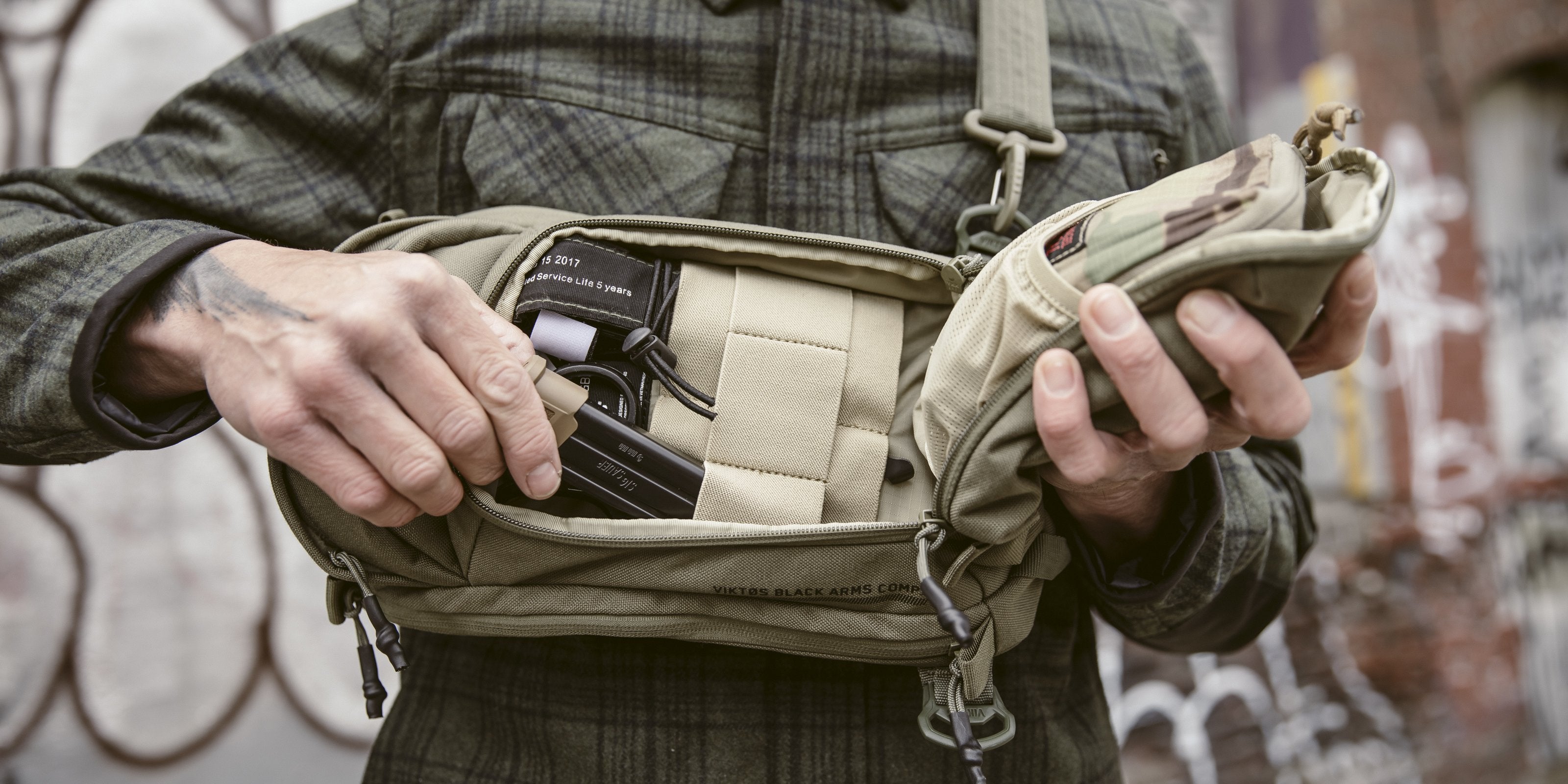UPSCALE 2 SLINGBAG -Midwatch